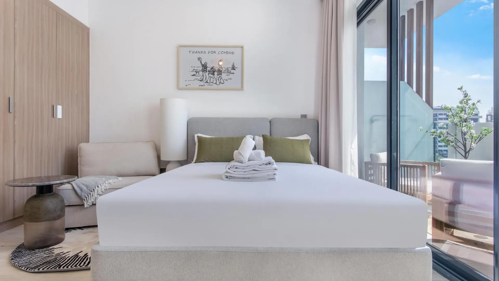 Stylish & Luxury Apt Riviera 19 2 Adult & 1 Kid Dubai